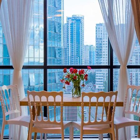 Entire Flat With City Skyline View - Two Bedrooms Batumi Esterno foto