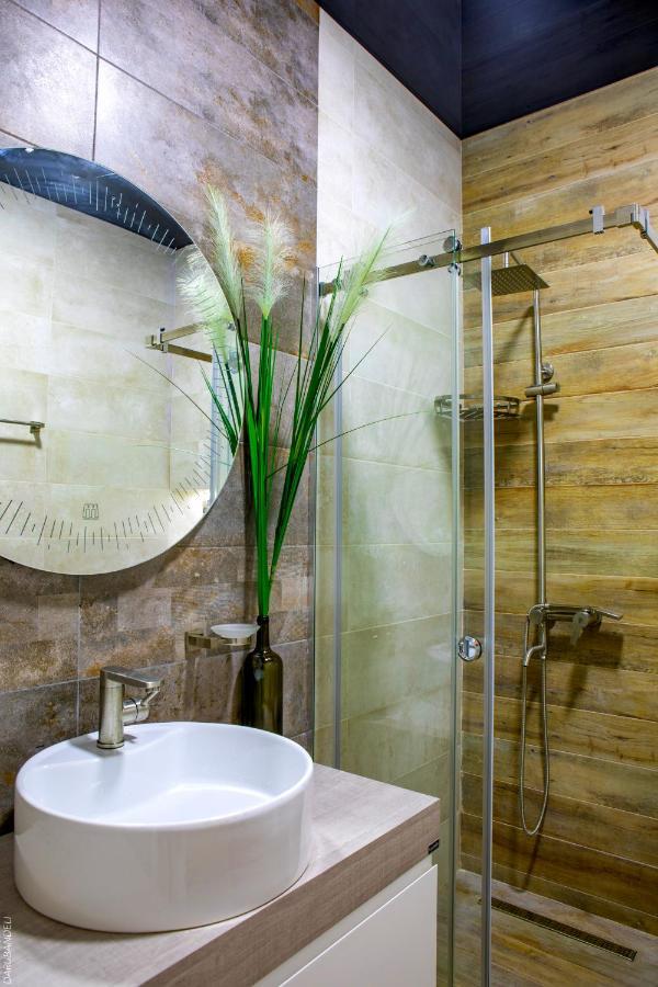Entire Flat With City Skyline View - Two Bedrooms Batumi Esterno foto