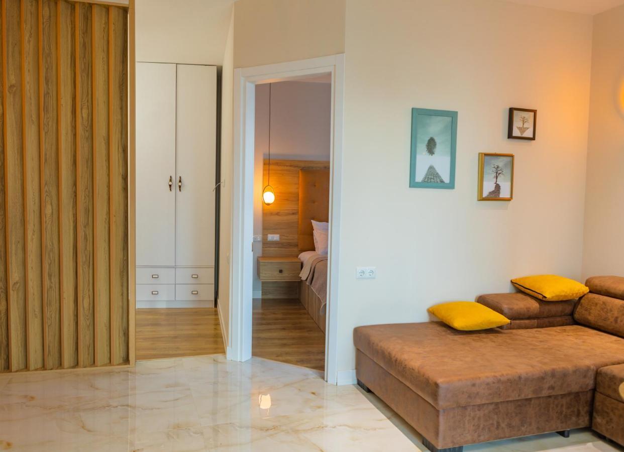 Entire Flat With City Skyline View - Two Bedrooms Batumi Esterno foto