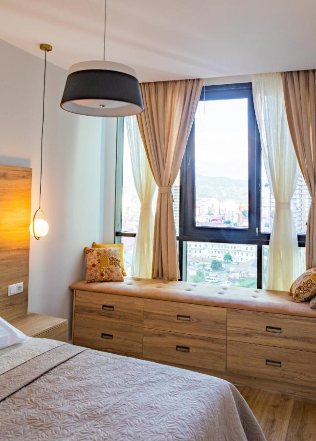 Entire Flat With City Skyline View - Two Bedrooms Batumi Esterno foto